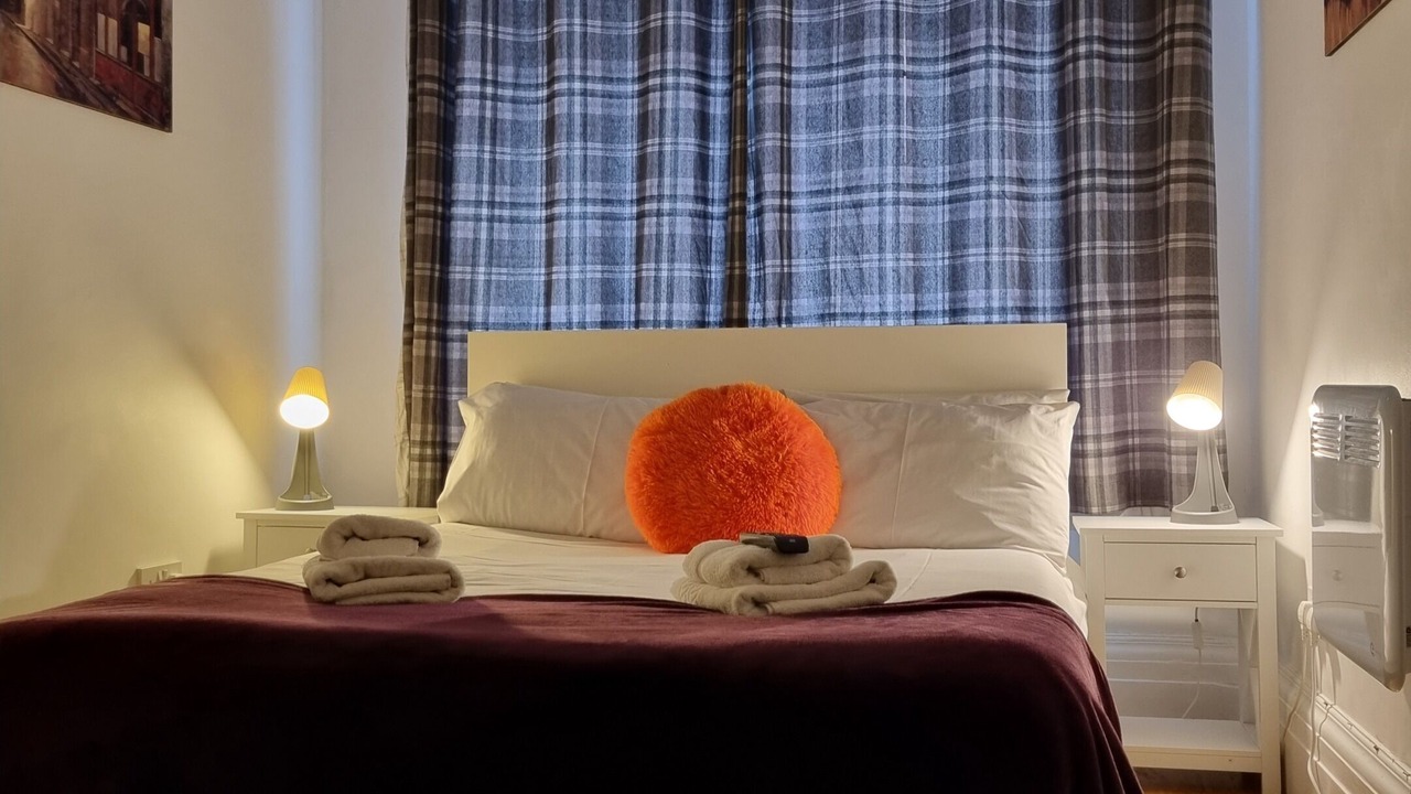 Photo of Bedroom in Mapesbury