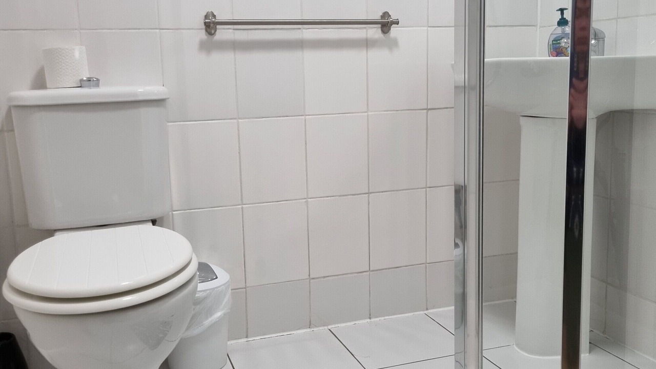 Photo of Bathroom in Mapesbury