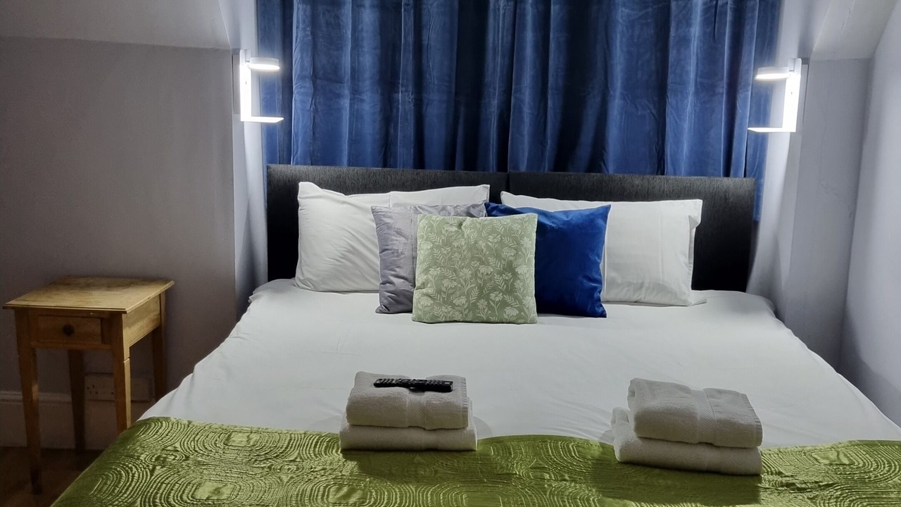 Photo of Bedroom in Mapesbury