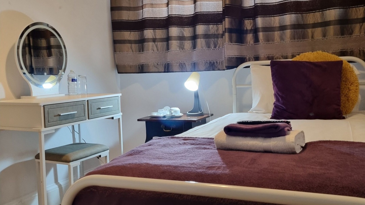 Photo of Bedroom in Mapesbury