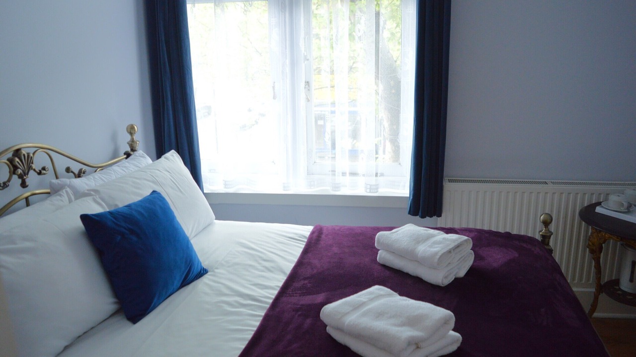 Photo of Bedroom in Mapesbury