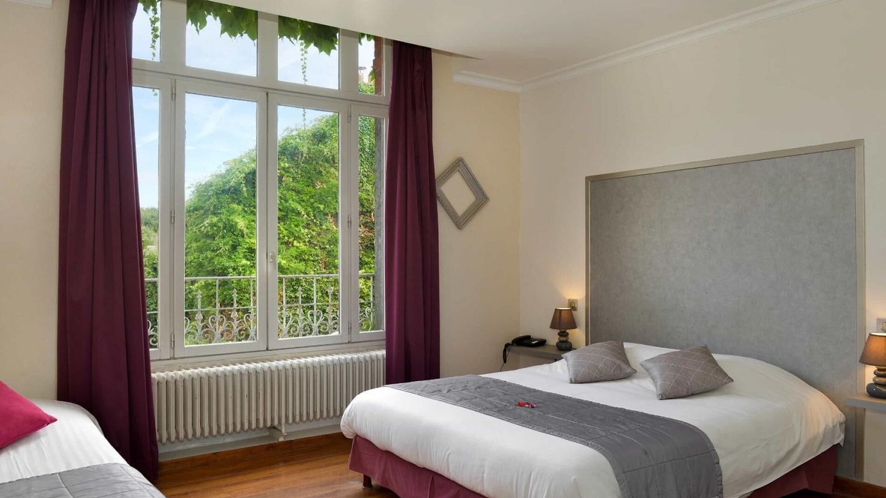 Photo of Bedroom in Malesherbes