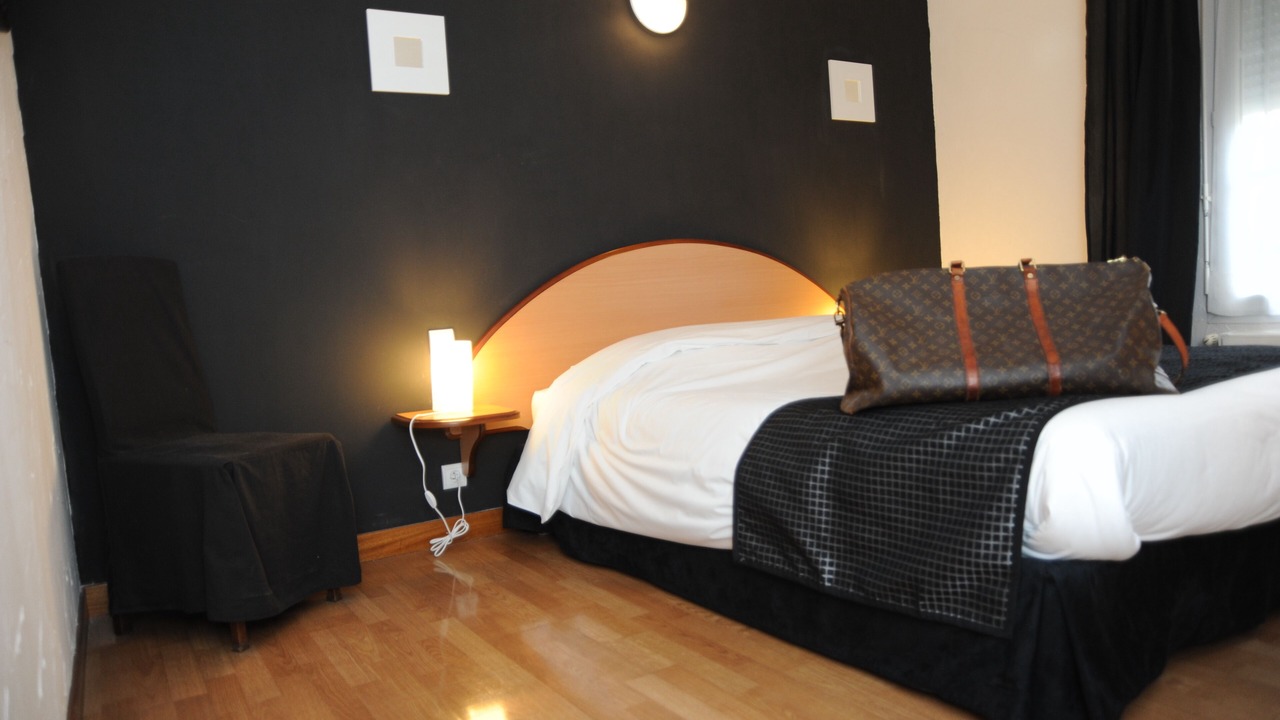 Photo of Bedroom in Malesherbes