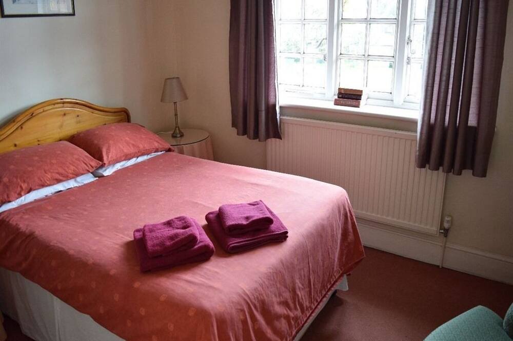 Photo of Bedroom in Cranleigh