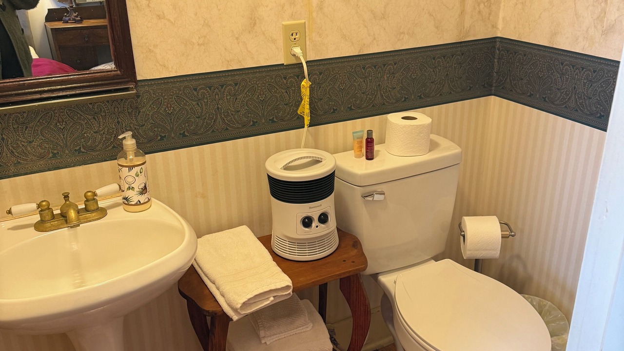 Photo of Bathroom in Cloudcroft