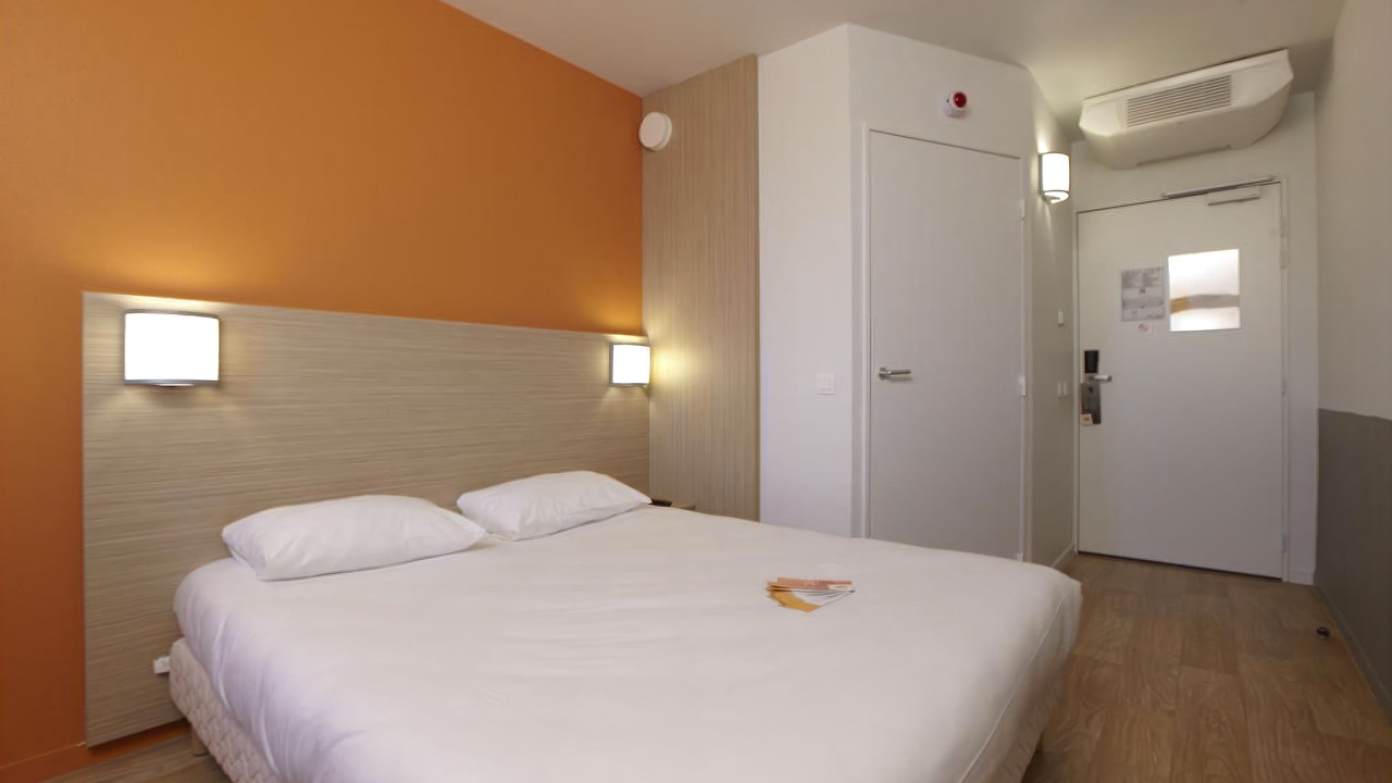 Photo of Bedroom in Saint-Contest