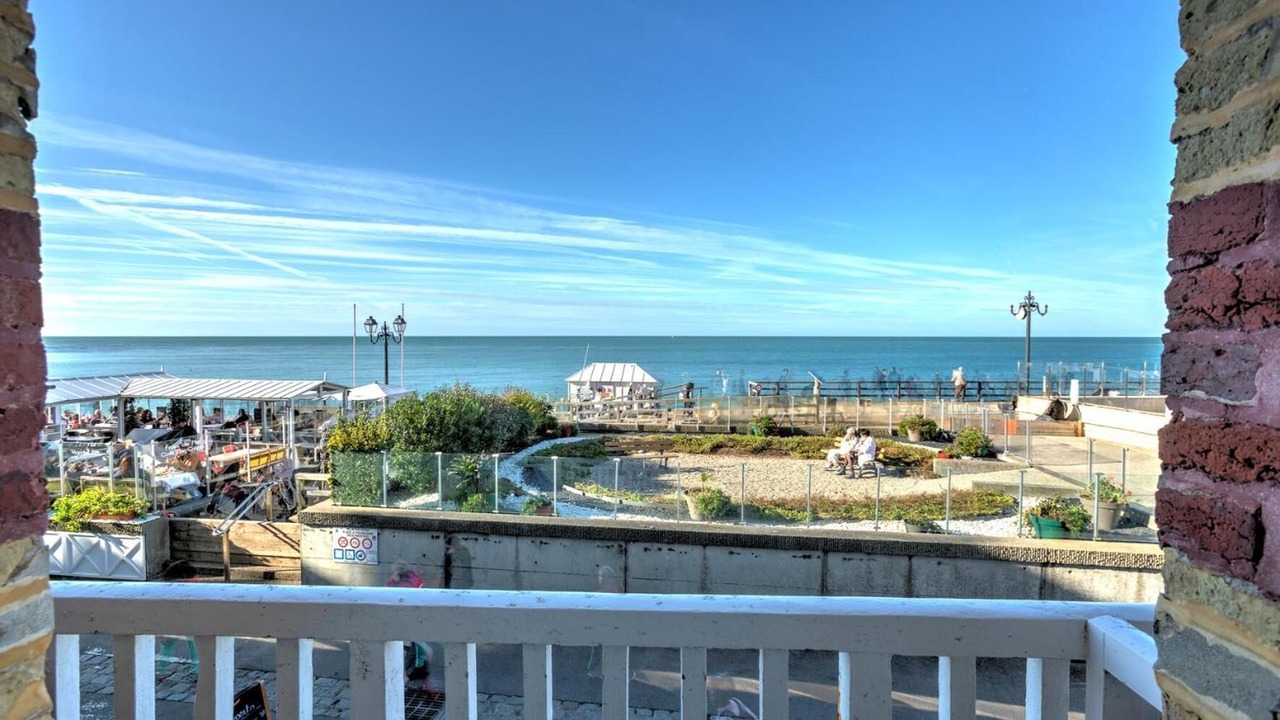 Photo of Patio Balcony in Etretat