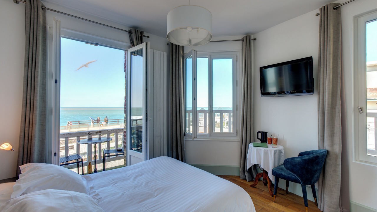 Photo of Others in Etretat