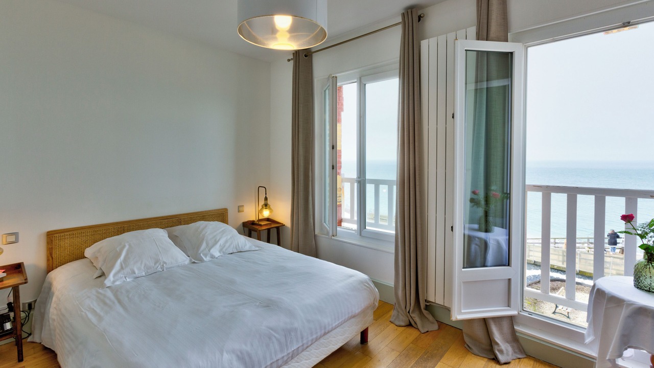 Photo of Others in Etretat