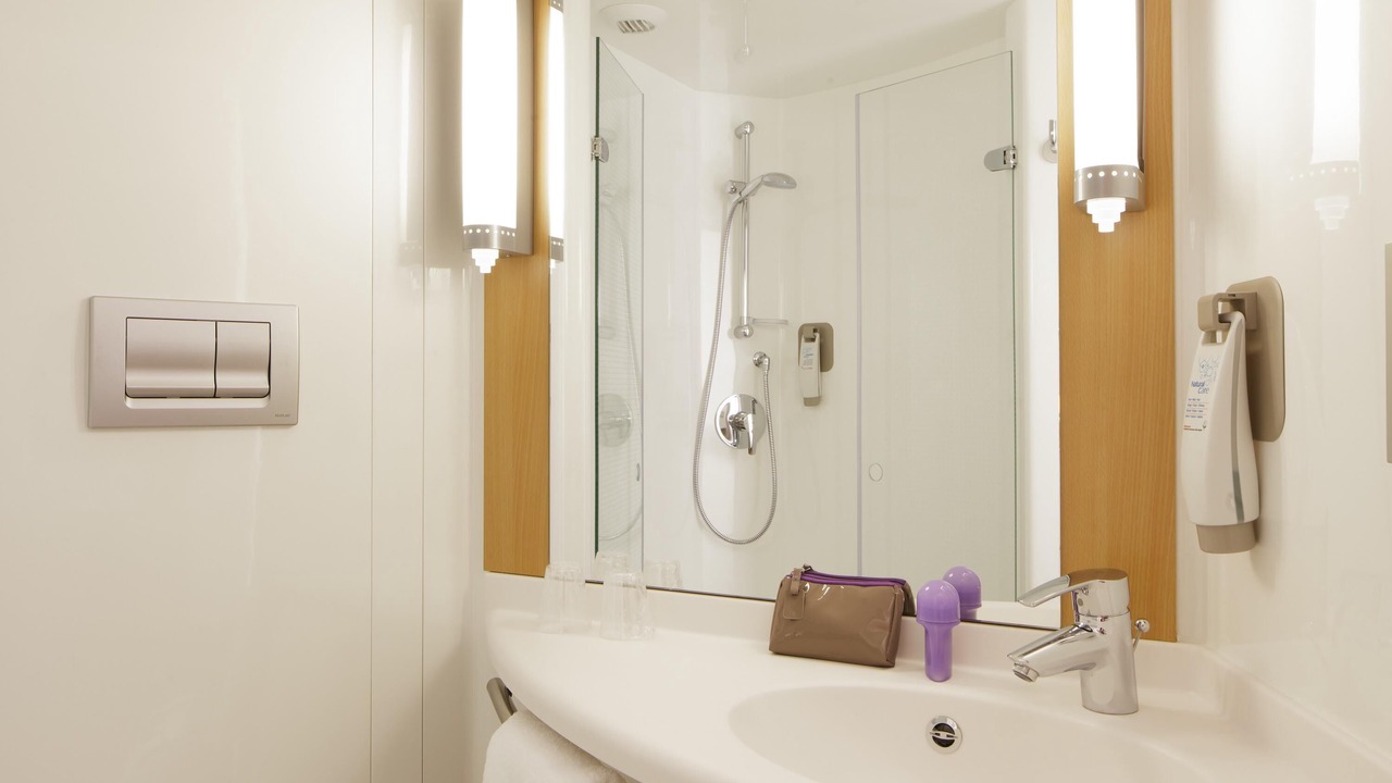 Photo of Bedroom in Addison