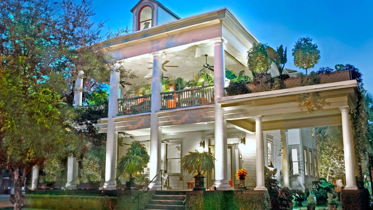 Photo of Others in Thomas Square