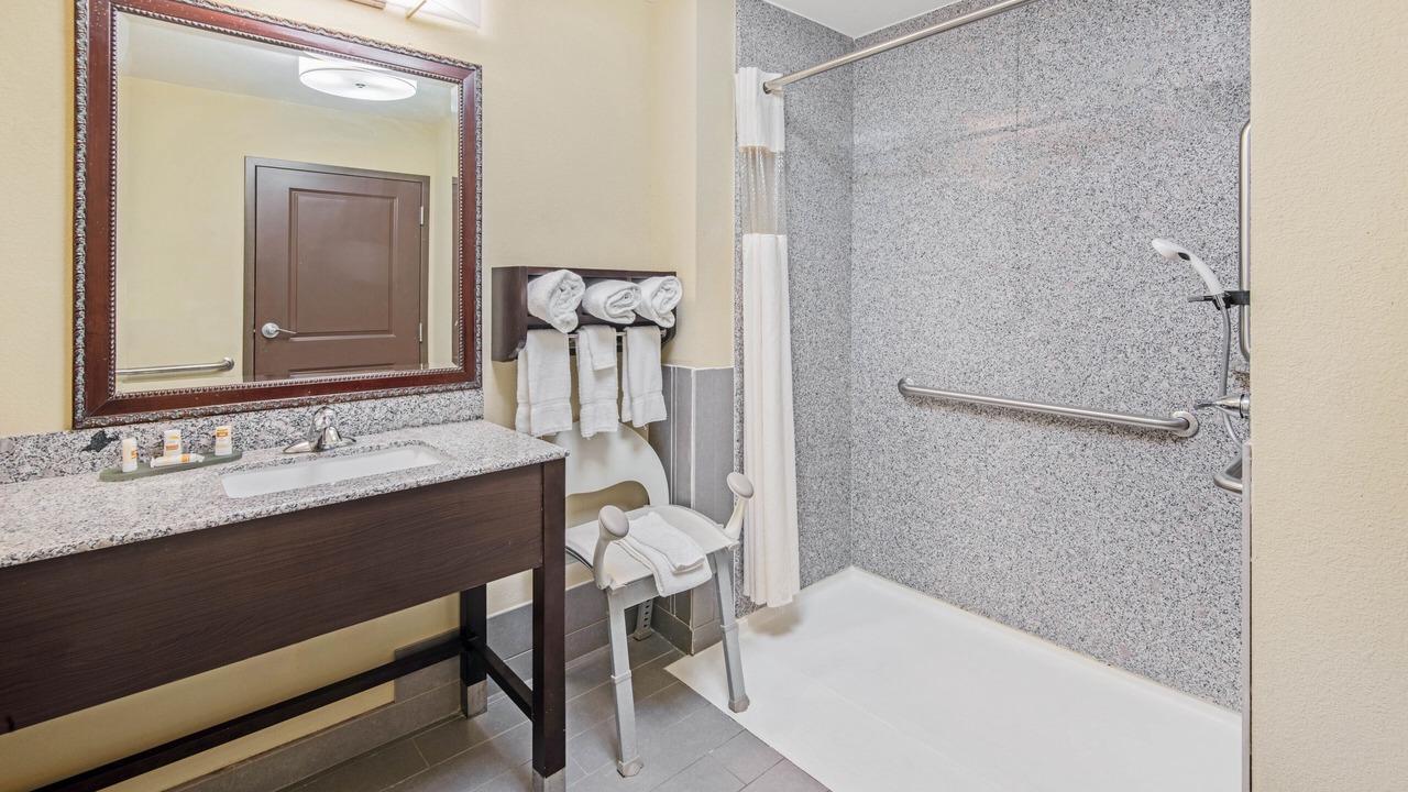 Photo of Bathroom in Elk City