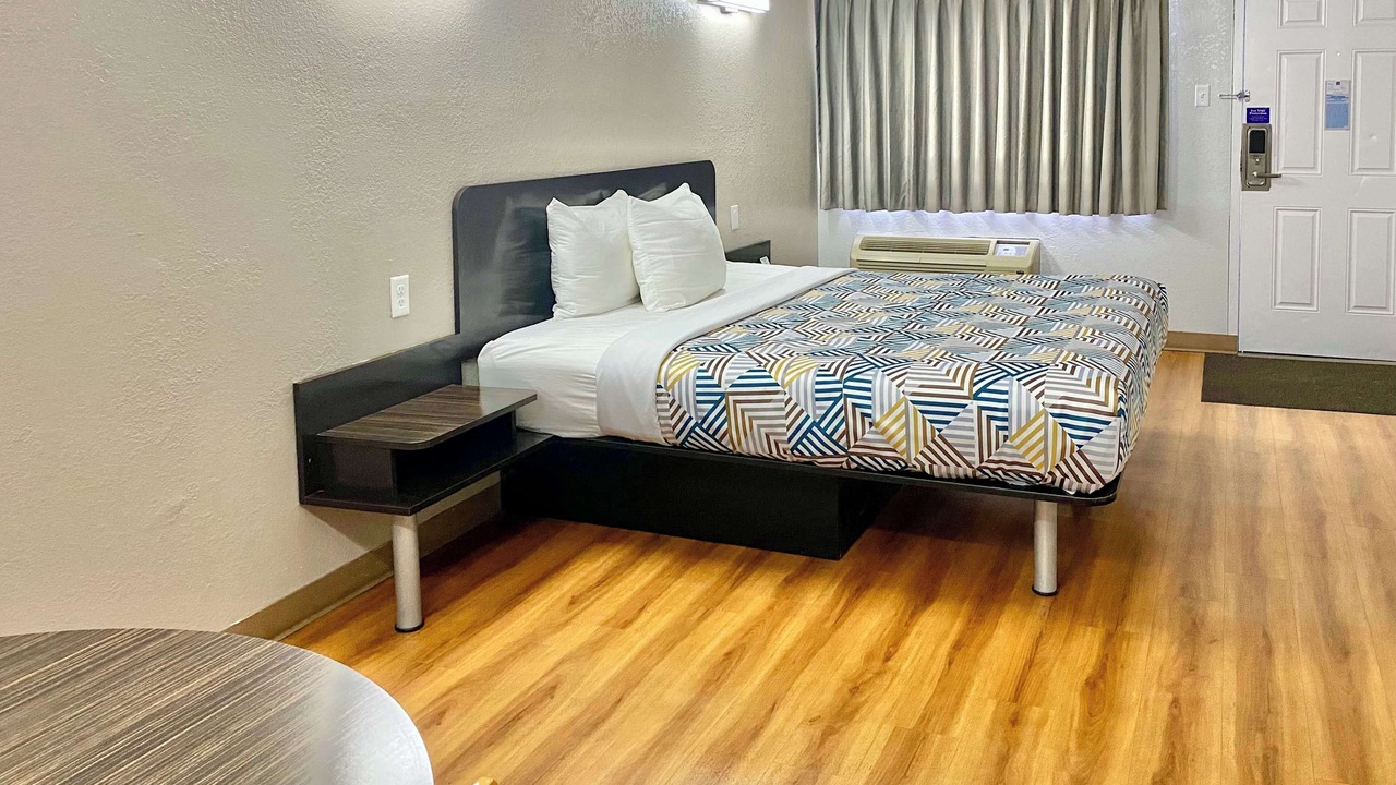 Photo of Bedroom in Huntington