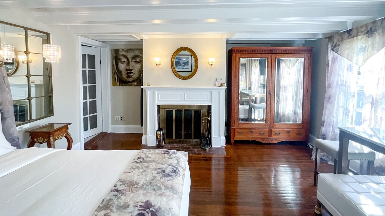 Photo of Bedroom in Cold Spring Harbor