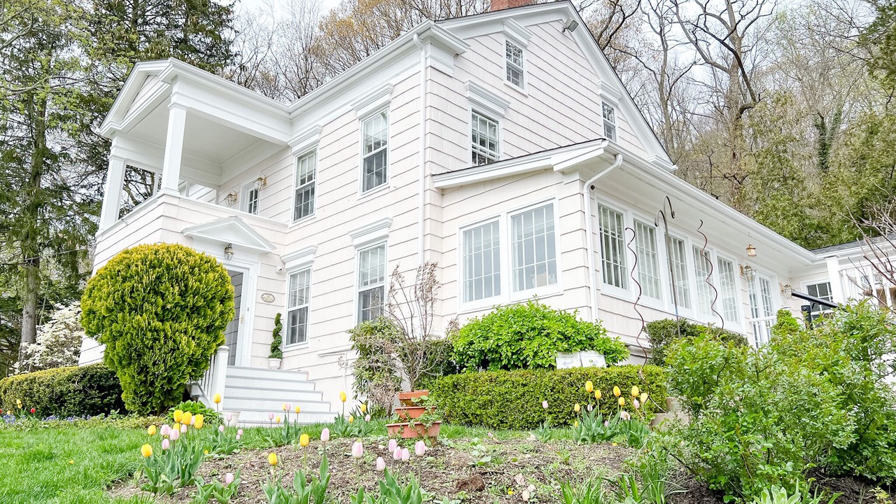 Photo of Outdoor in Cold Spring Harbor