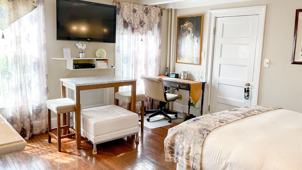 Photo of Bedroom in Cold Spring Harbor