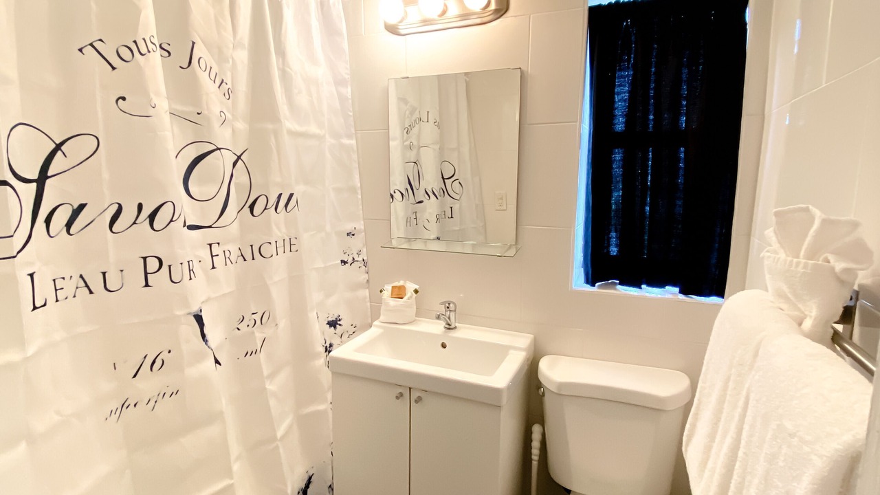 Photo of Bathroom in Mid Beach