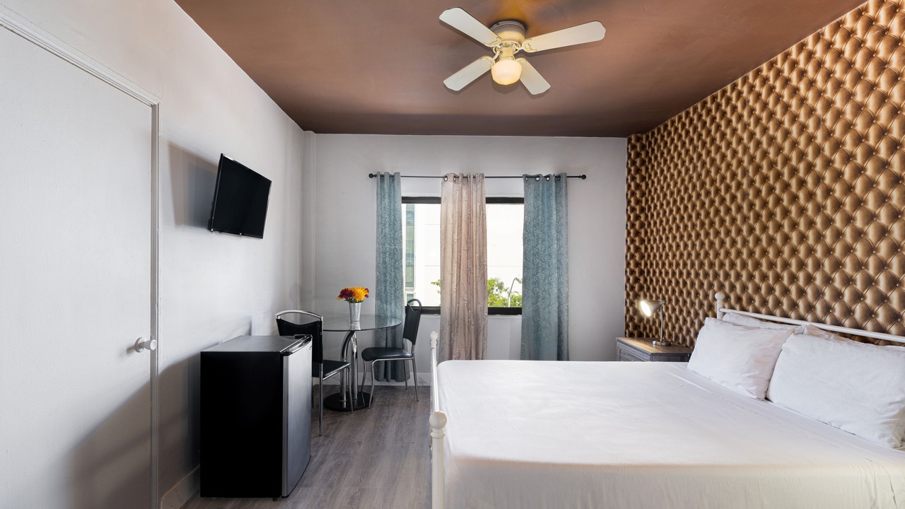 Photo of Bedroom in Mid Beach