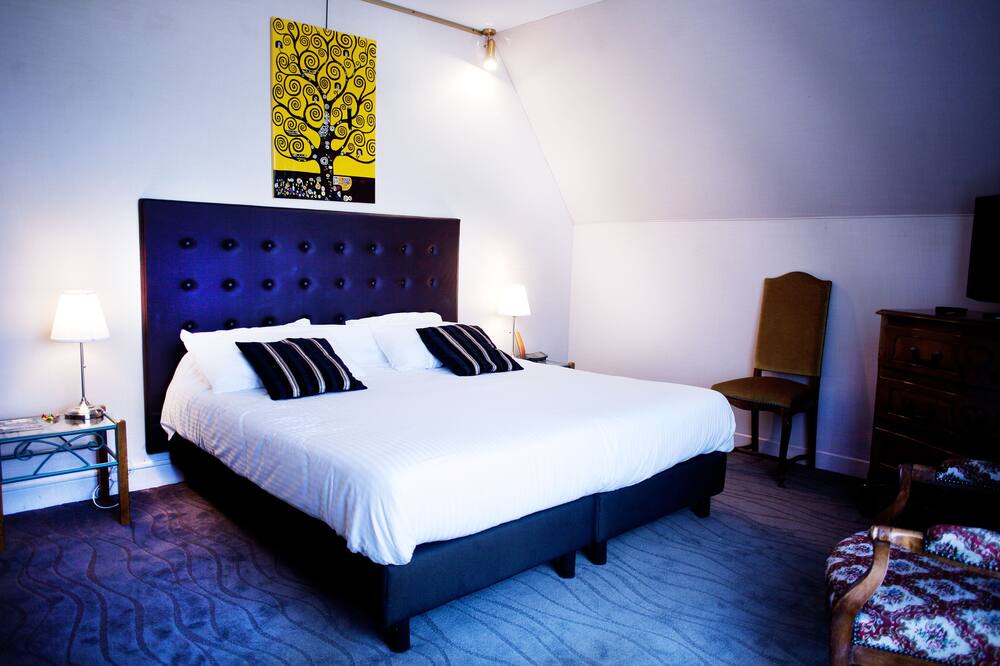 Photo of Bedroom in Neuveglise-sur-Truyere