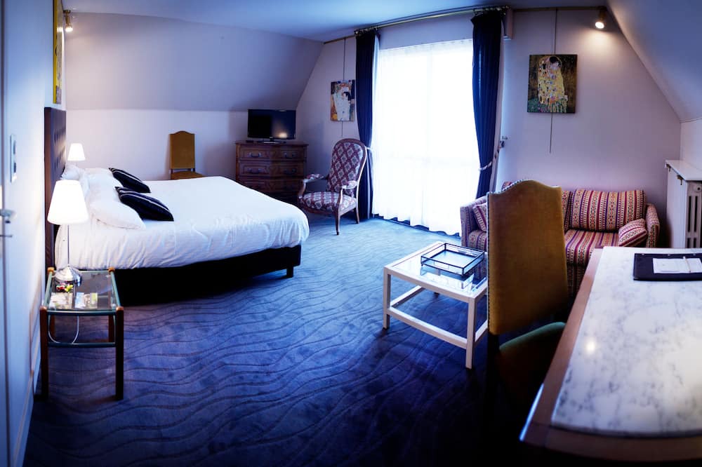 Photo of Bedroom in Neuveglise-sur-Truyere