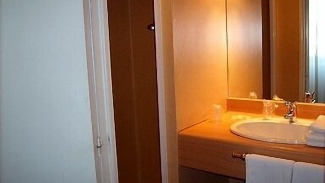 Photo of Bathroom in Saint-Pourcain-sur-Sioule