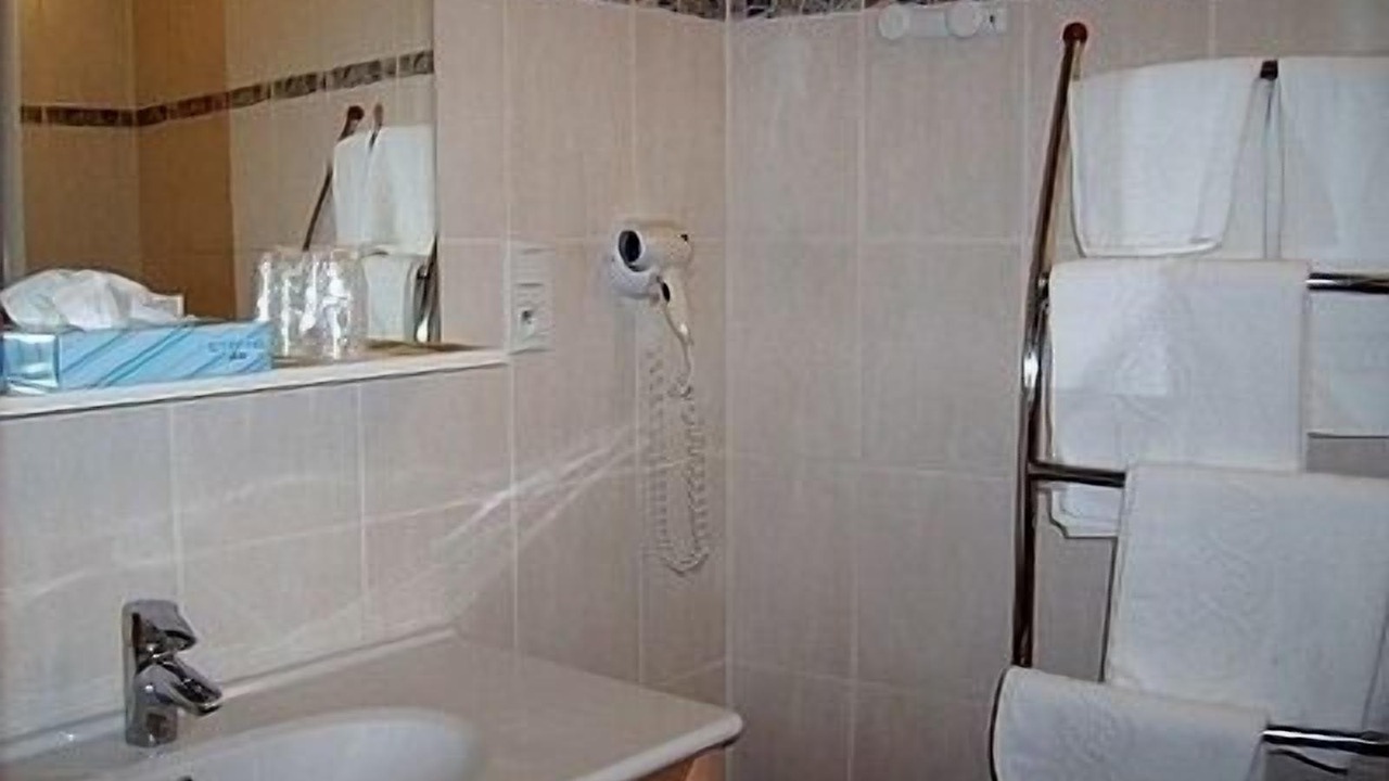 Photo of Bathroom in Saint-Pourcain-sur-Sioule
