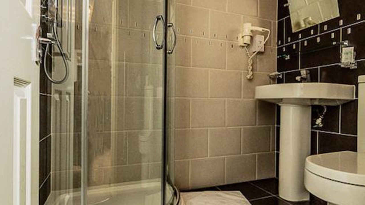 Photo of Others in Shadwell