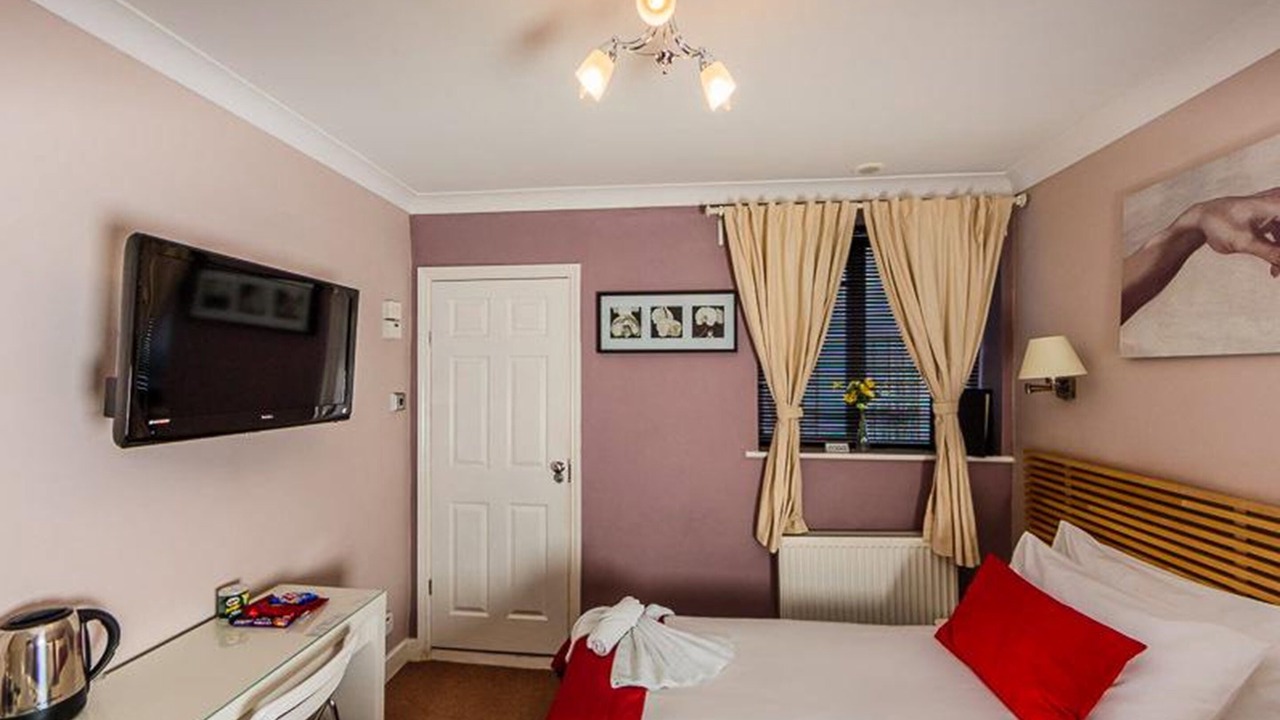 Photo of Others in Shadwell