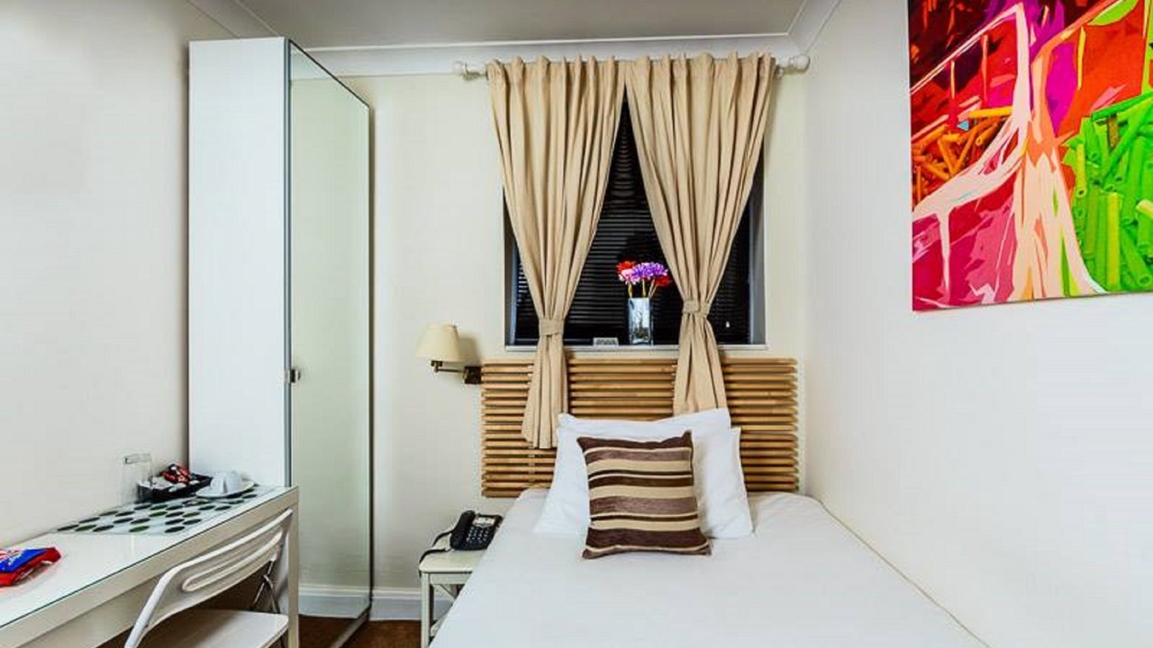 Photo of Bedroom in Shadwell