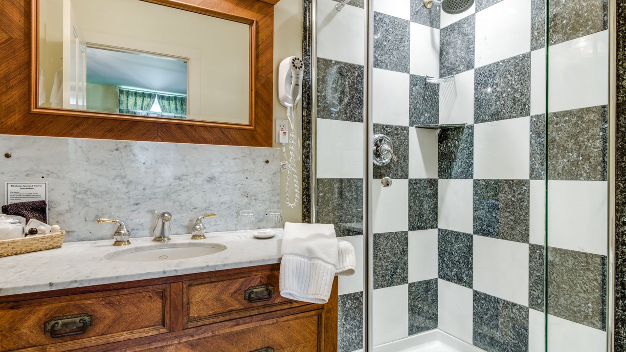 Photo of Bathroom in Arsenal