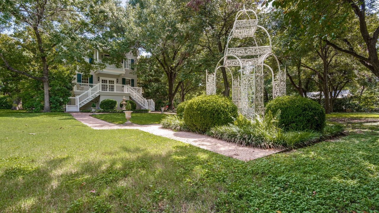 Photo of Outdoor in Arsenal