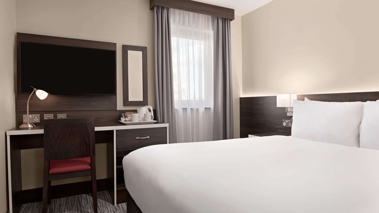 Photo of Bedroom in Cobham