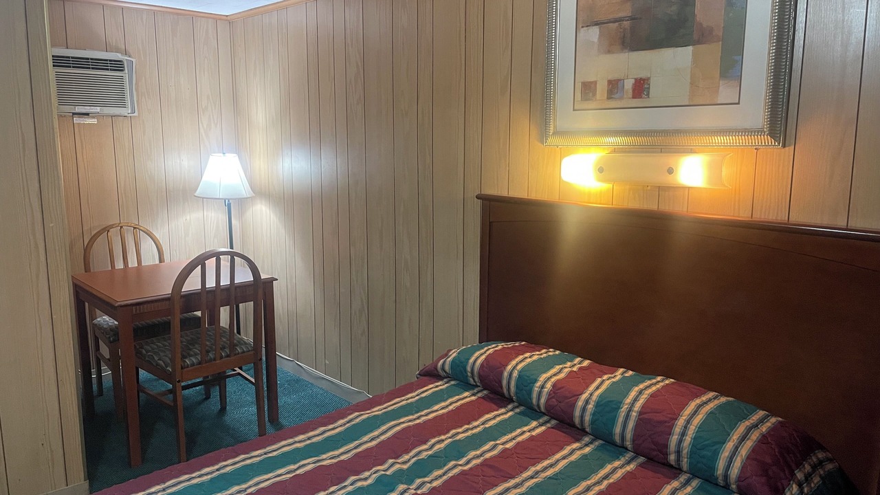Photo of Bedroom in Warren