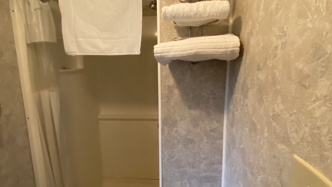 Photo of Bathroom in Warren