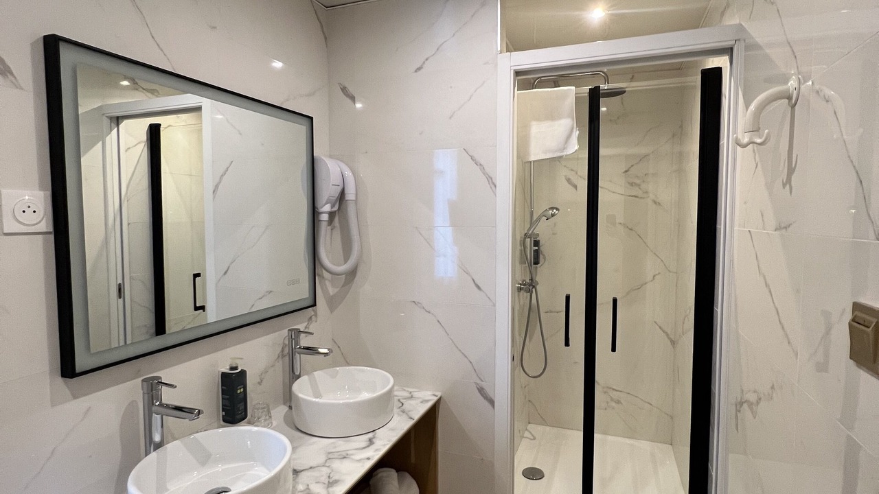 Photo of Bathroom in Troyes