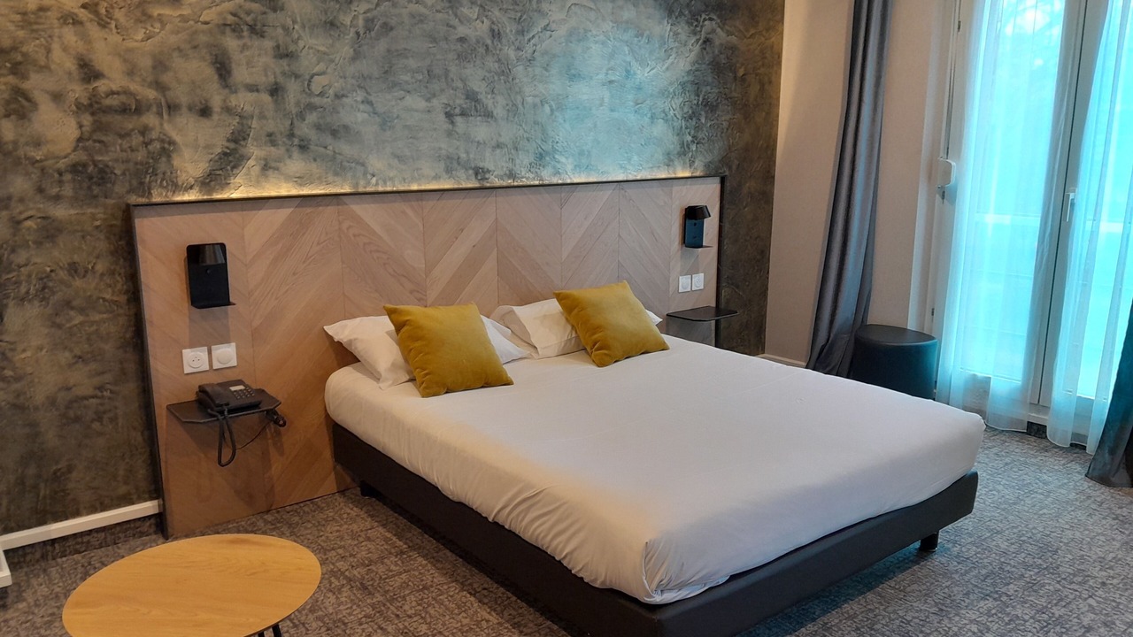 Photo of Bedroom in Troyes