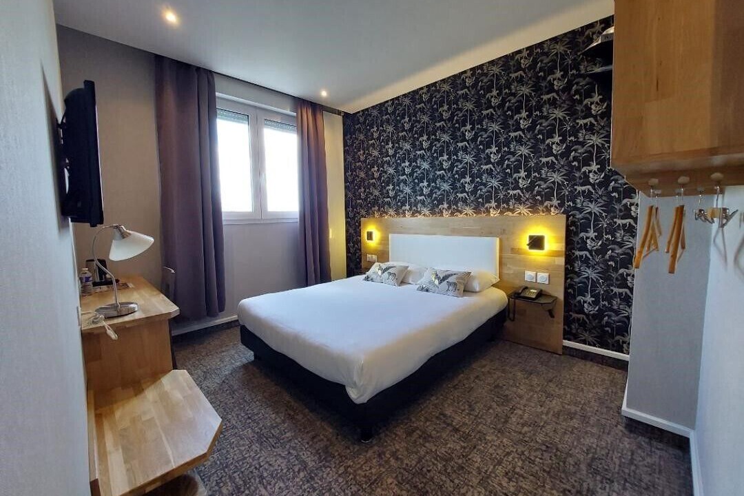 Photo of Bedroom in Troyes