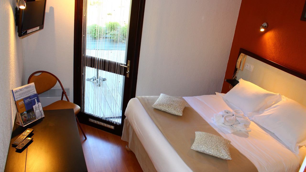 Photo of Bedroom in Tour-de-Faure
