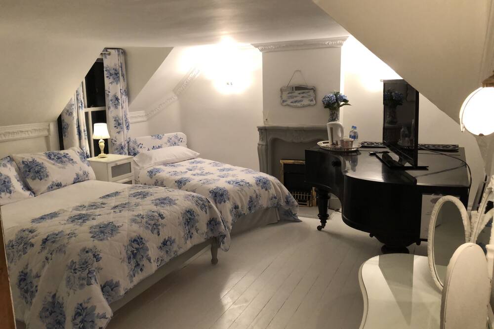 Photo of Bedroom in King's Bromley