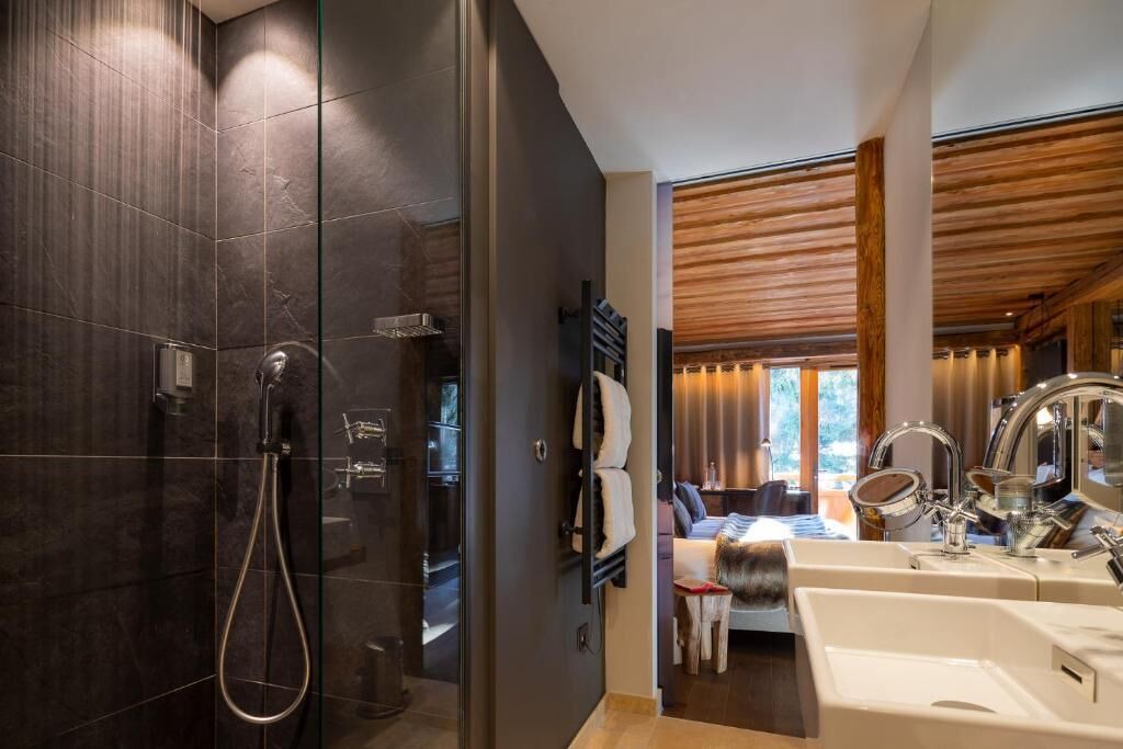 Photo of Bathroom in Venosc