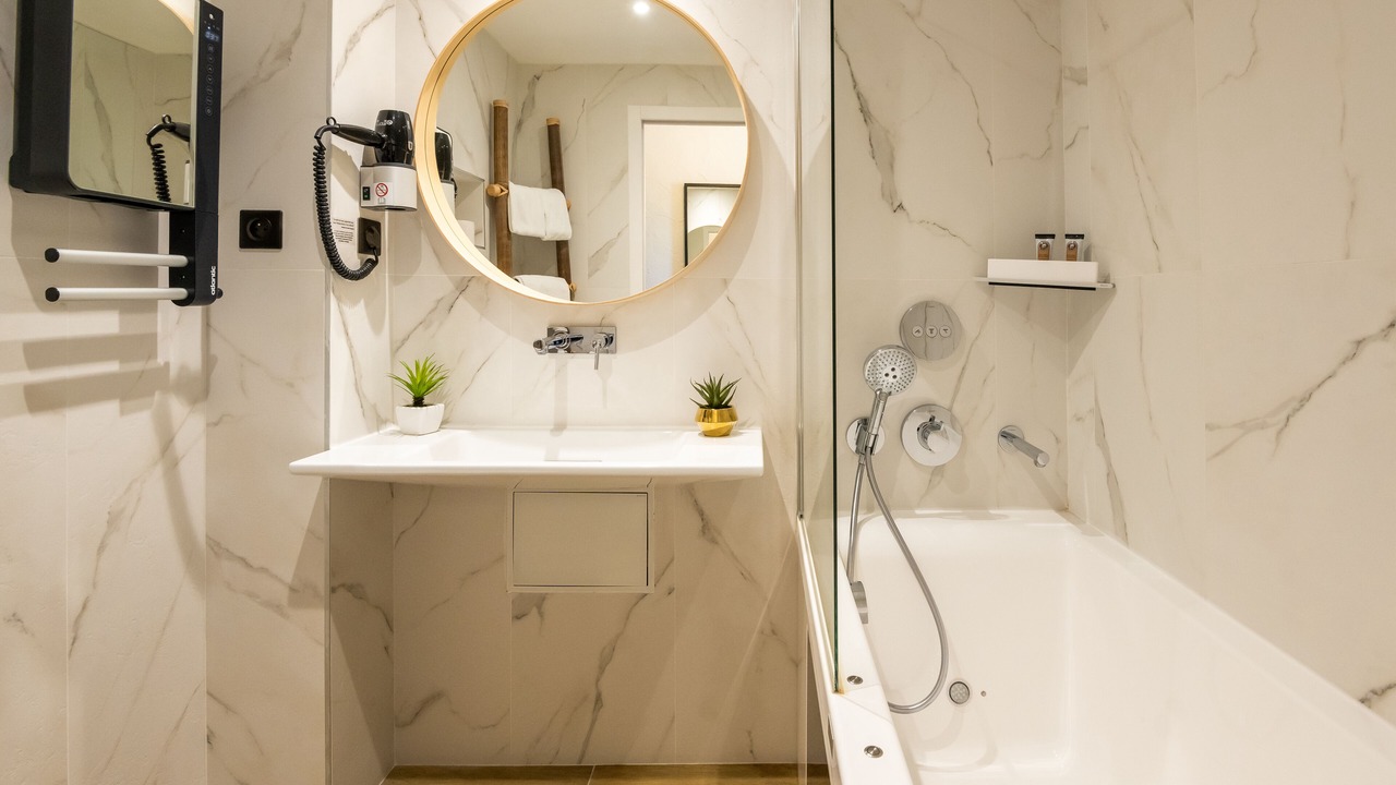 Photo of Bathroom in Castelnaudary