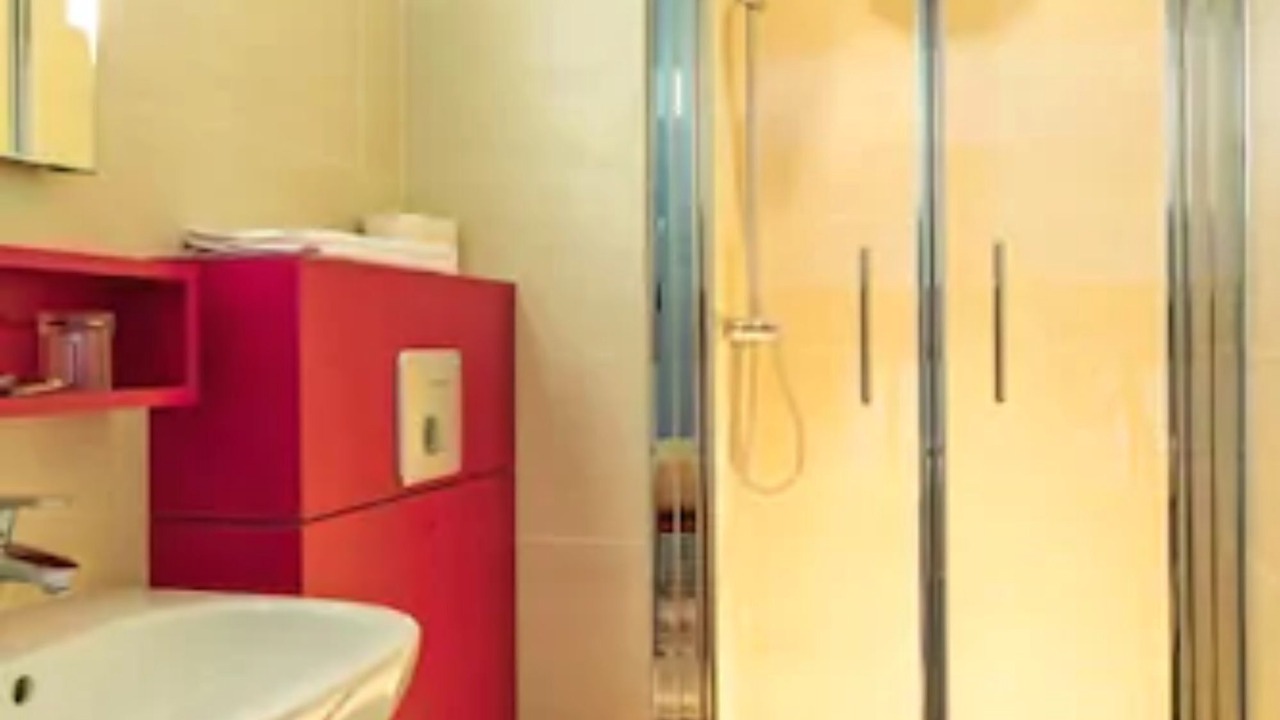 Photo of Bathroom in Carmes