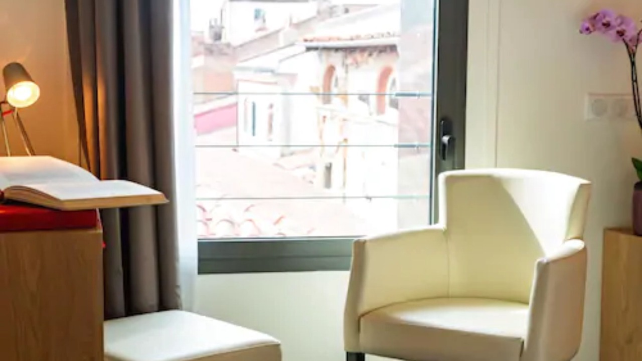 Photo of Bedroom in Carmes