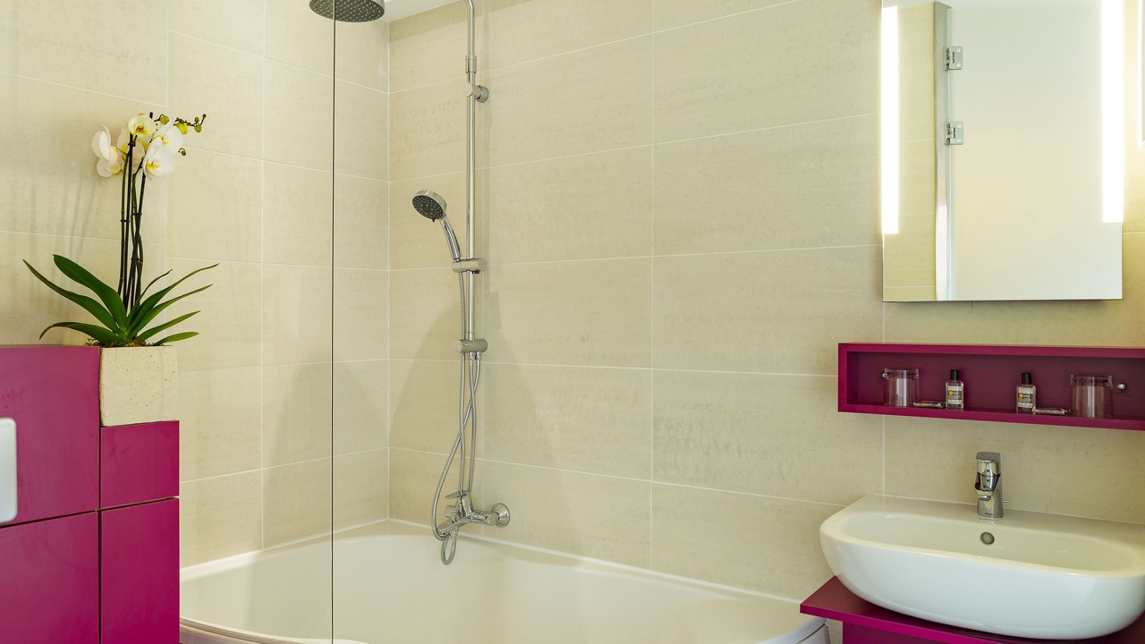 Photo of Bathroom in Carmes