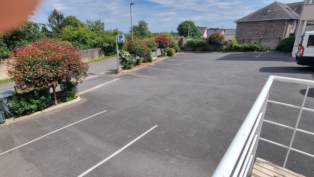 Photo of Others in Guer