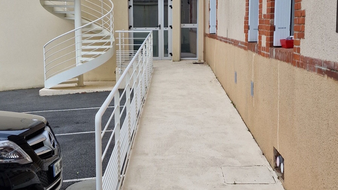 Photo of Others in Guer