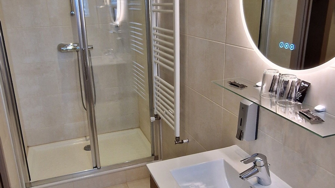 Photo of Bathroom in Guer