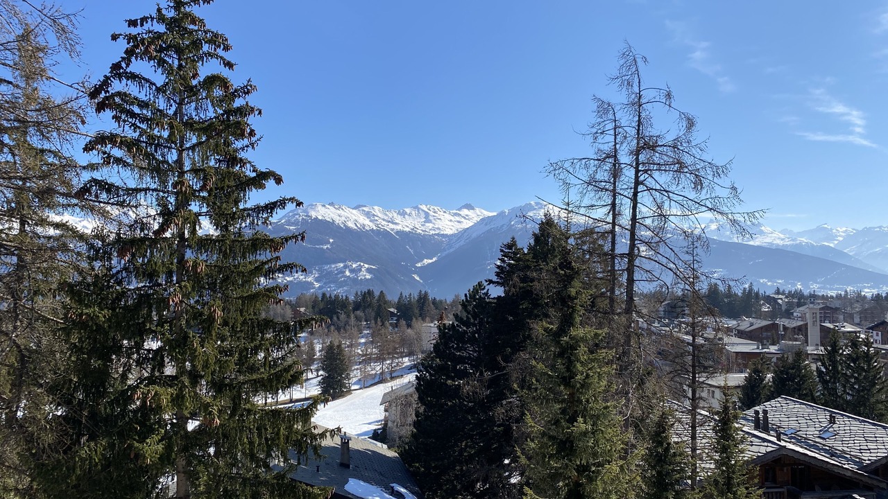 Photo of Bedroom in Noes