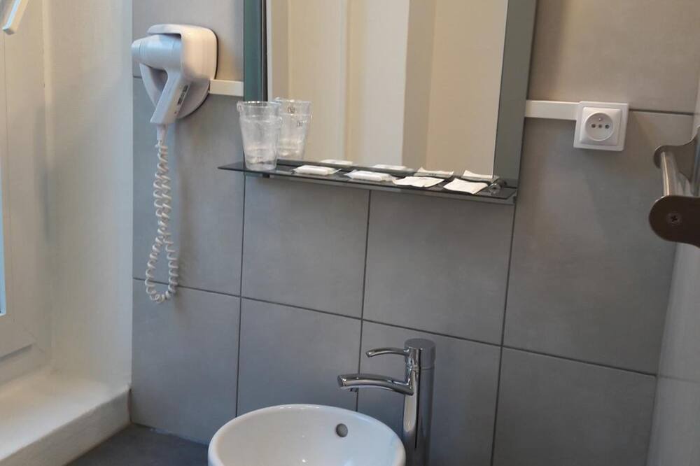 Photo of Bathroom in Rivesaltes