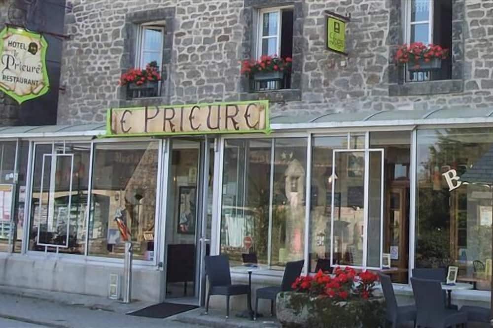 Photo of Outdoor in Locronan